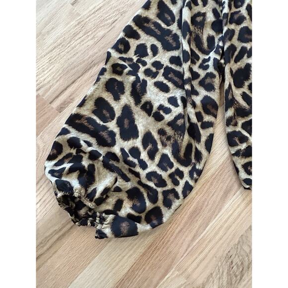 Torrid Women's Animal Wrap Top Blouse Print Size 5X Long Sleeve Dressy Bishop - Picture 2 of 10